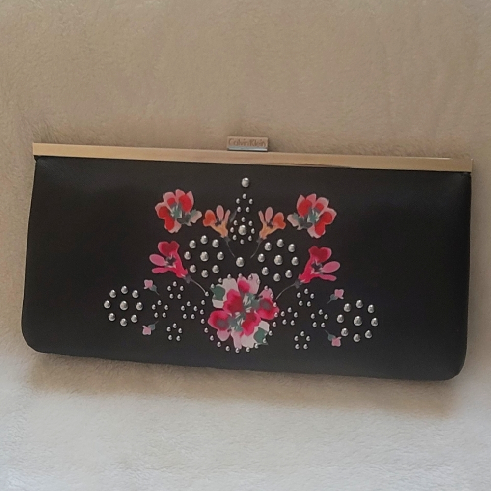 Calvin Klein clutch/shoulder purse